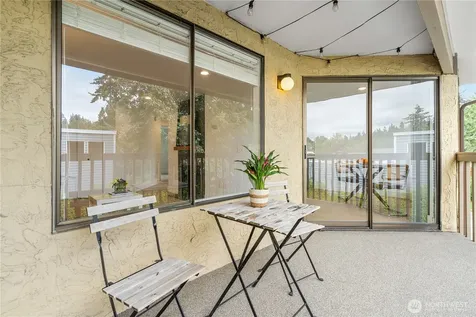 10320 SE 6th Street Bellevue WA 98004