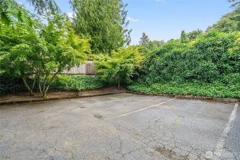 10320 SE 6th Street Bellevue WA 98004