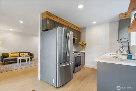 10320 SE 6th Street Bellevue WA 98004