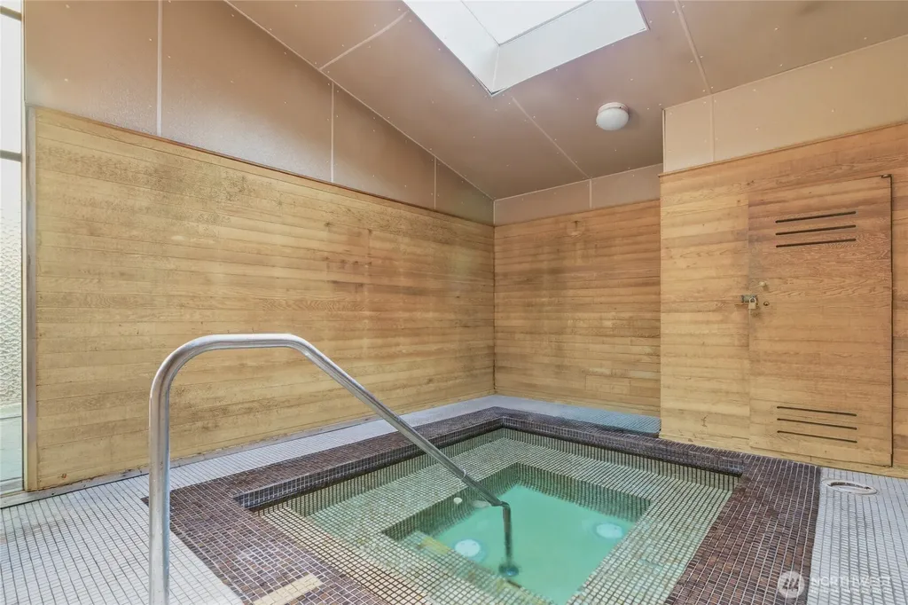 13217 15th Avenue NE Seattle WA 98125