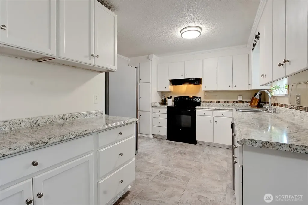 1108 20th Street NW Puyallup WA 98371