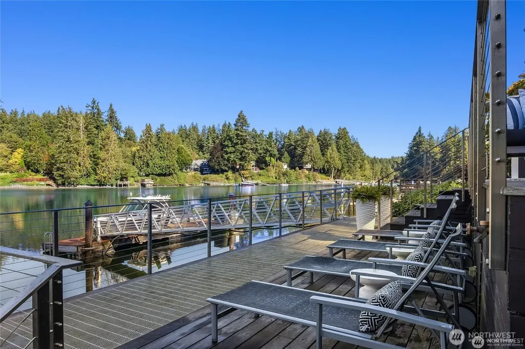 5482 Fletcher Landing NE Bainbridge Island WA 98110