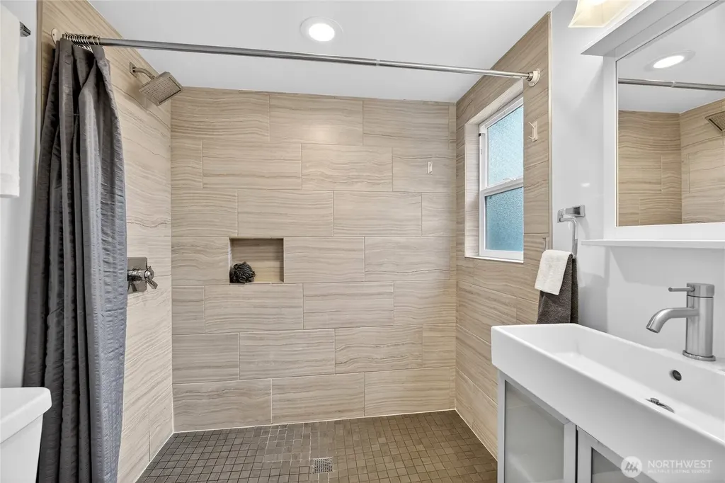 3528 SW 98th Street Seattle WA 98126