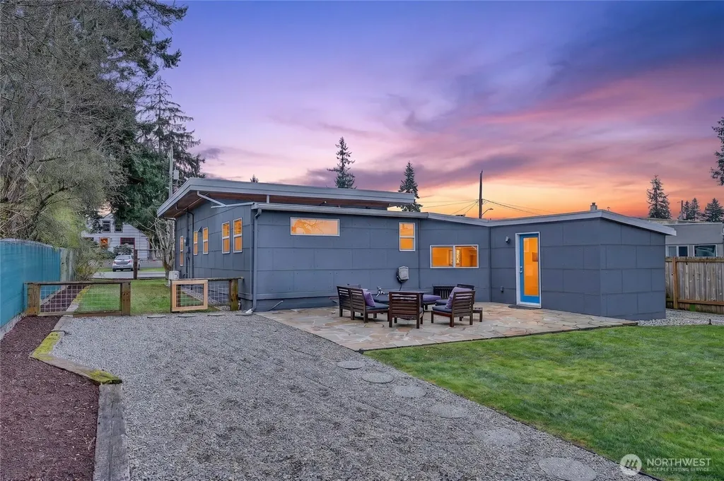 3528 SW 98th Street Seattle WA 98126