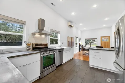 3528 SW 98th Street Seattle WA 98126