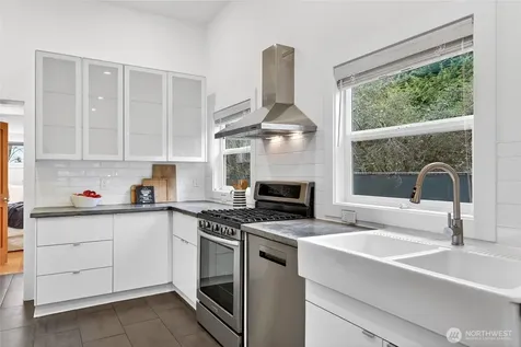 3528 SW 98th Street Seattle WA 98126