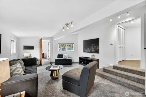 3528 SW 98th Street Seattle WA 98126