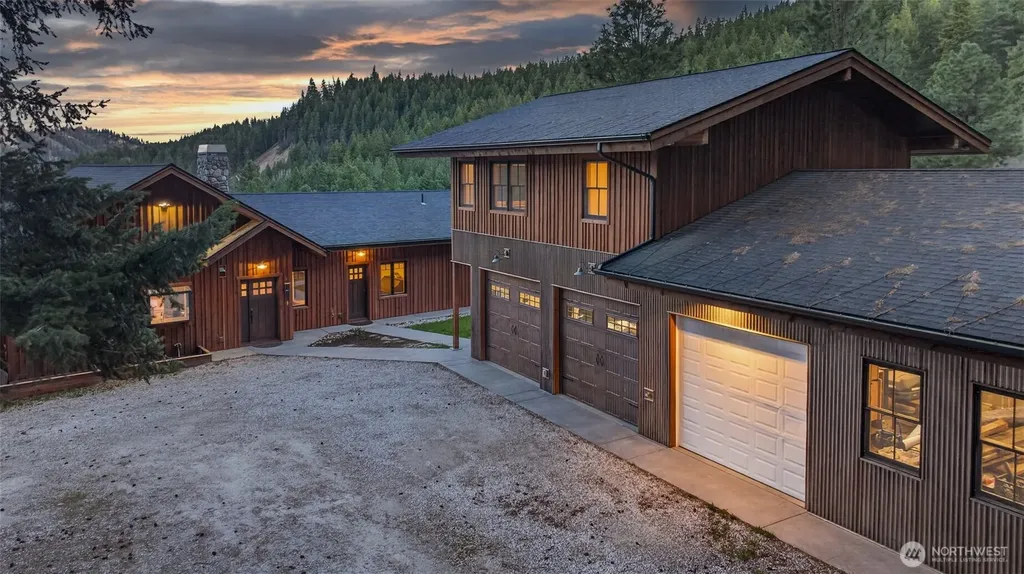 215 Lois Lane Leavenworth WA 98826