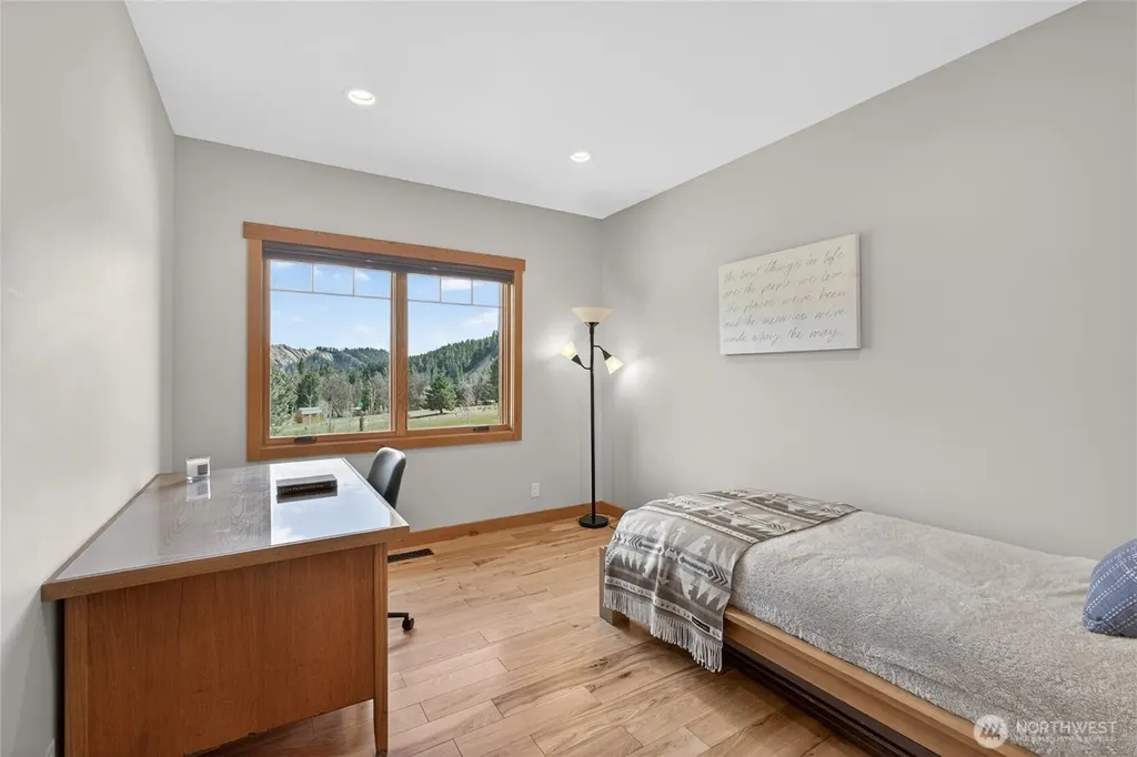 215 Lois Lane Leavenworth WA 98826