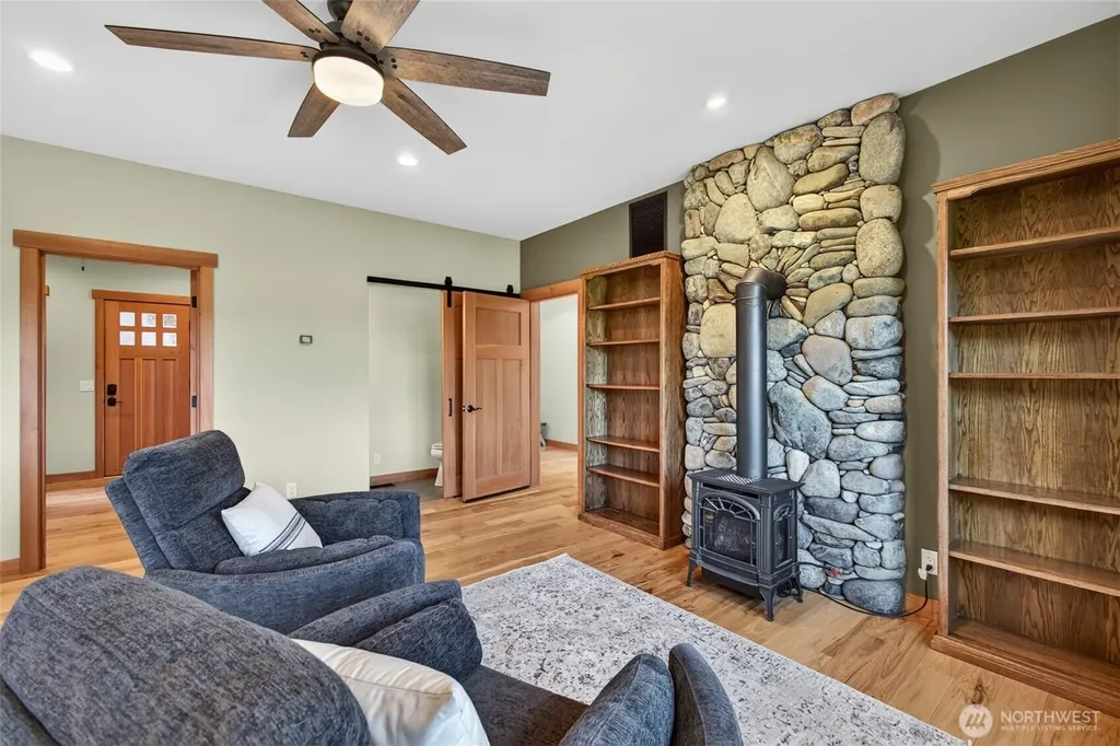 215 Lois Lane Leavenworth WA 98826