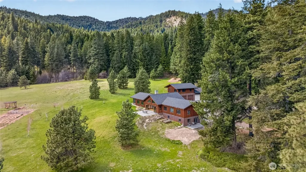 215 Lois Lane Leavenworth WA 98826