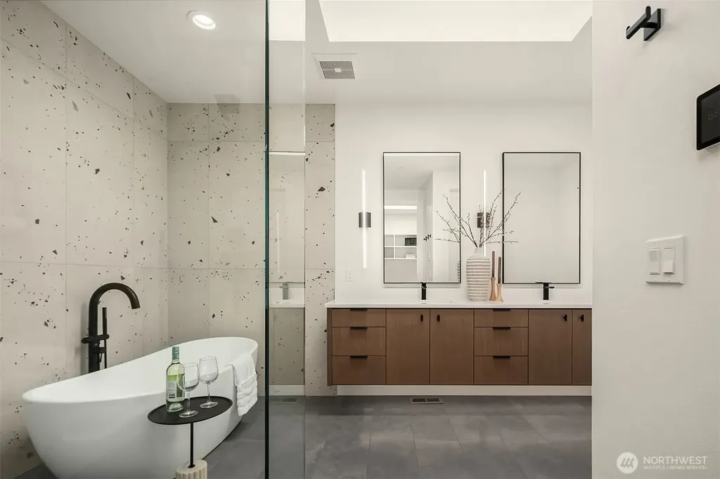 11217 NE 103rd Place Kirkland WA 98033