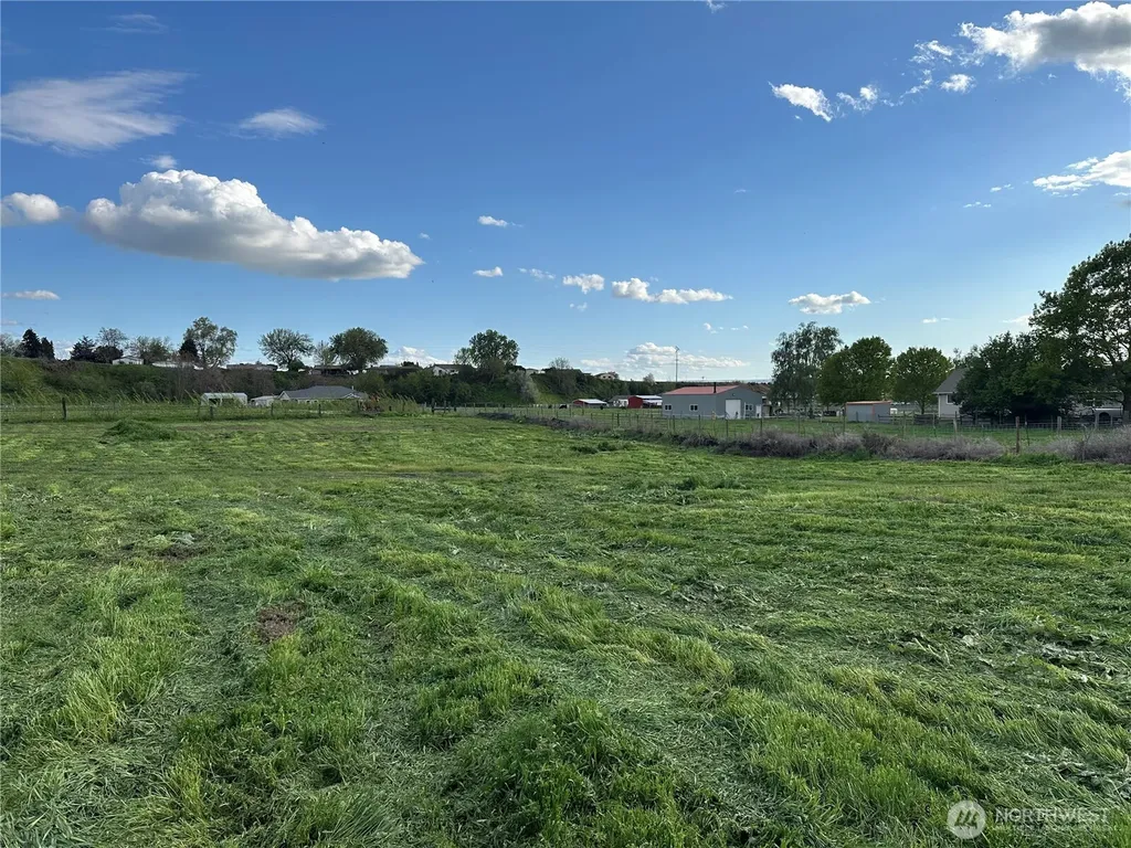 571 SW 12 SW College Place WA 99324