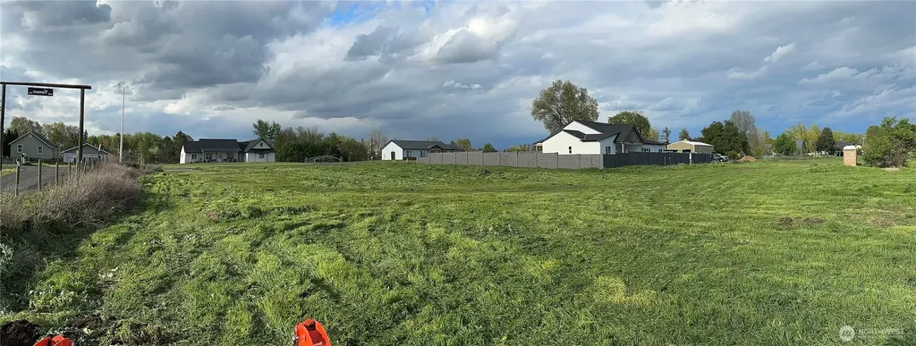 571 SW 12 SW College Place WA 99324