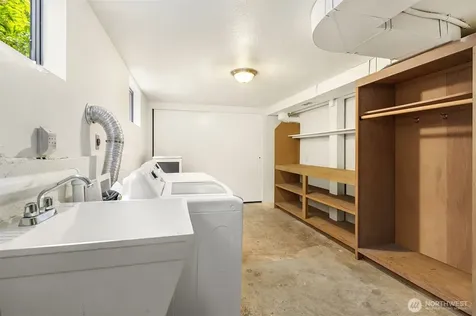 1419 Mcgilvra Boulevard E Seattle WA 98112