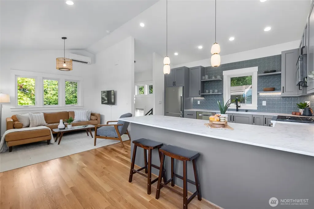 2708 1st Avenue W Seattle WA 98119