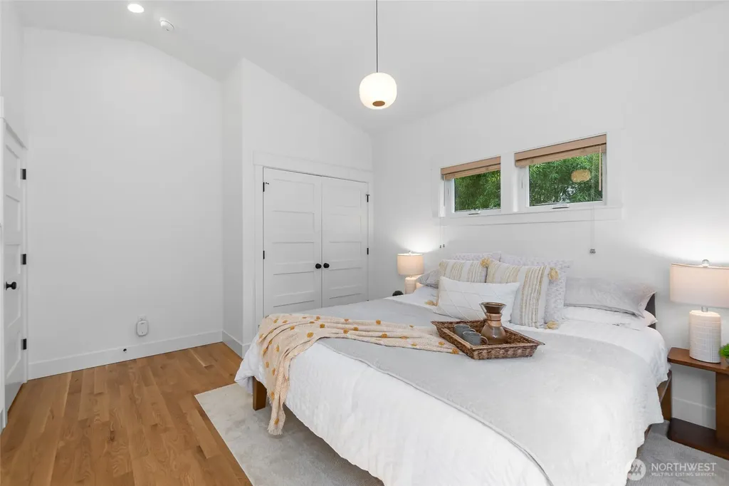 2708 1st Avenue W Seattle WA 98119
