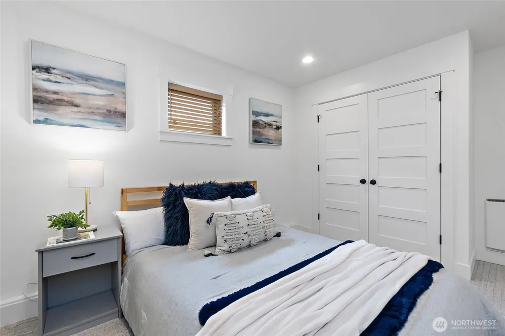 2708 1st Avenue W Seattle WA 98119