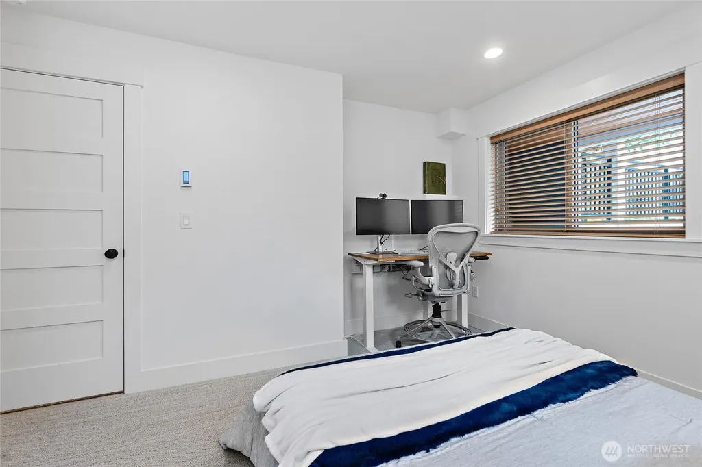 2708 1st Avenue W Seattle WA 98119