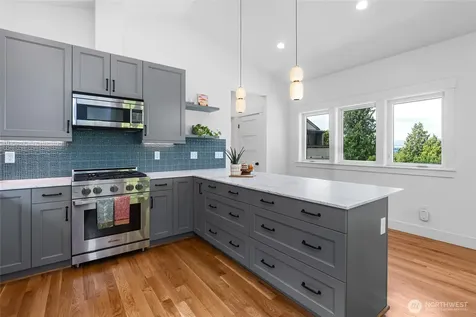 2708 1st Avenue W Seattle WA 98119