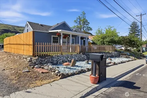 311 Federal Avenue Grand Coulee WA 99133