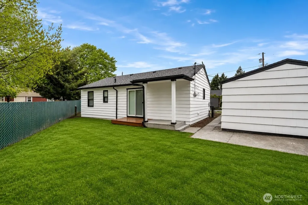 904 B Street SE Auburn WA 98002