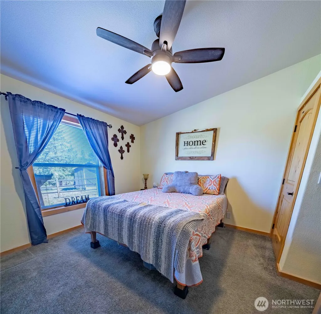23 Razor Road Tonasket WA 98855