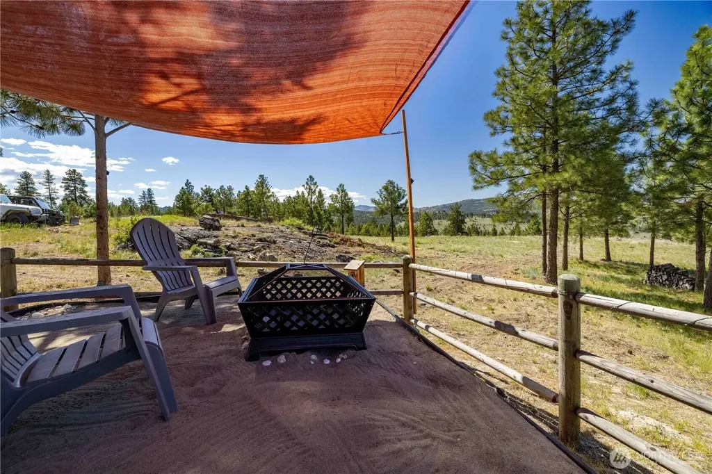 23 Razor Road Tonasket WA 98855