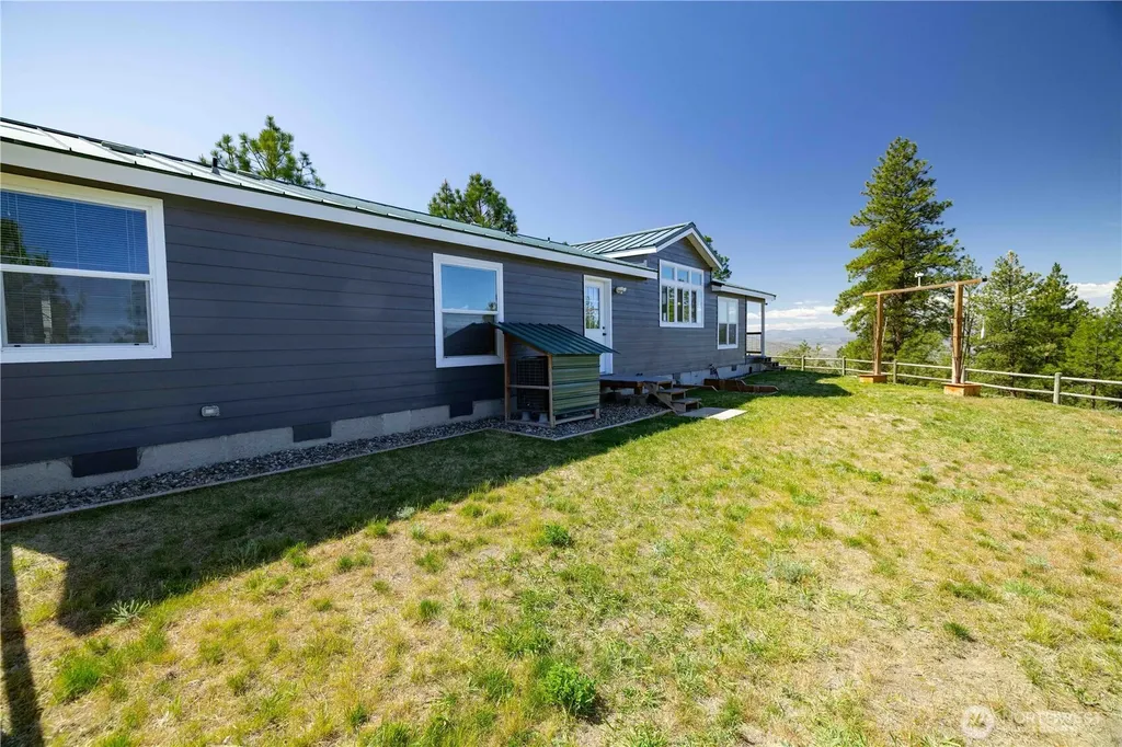 23 Razor Road Tonasket WA 98855