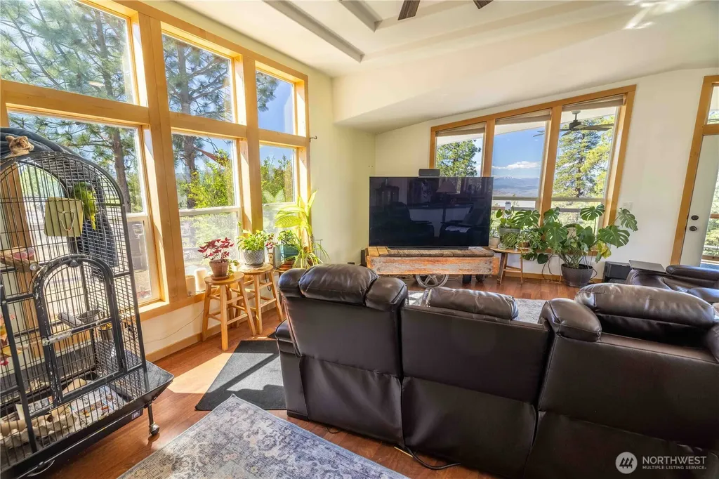 23 Razor Road Tonasket WA 98855
