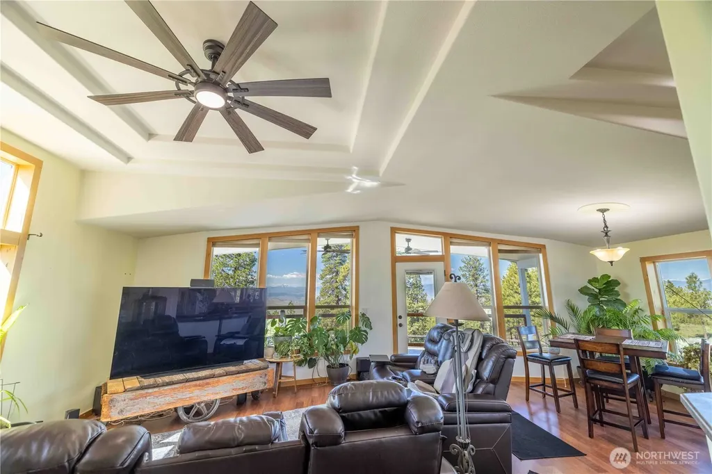 23 Razor Road Tonasket WA 98855