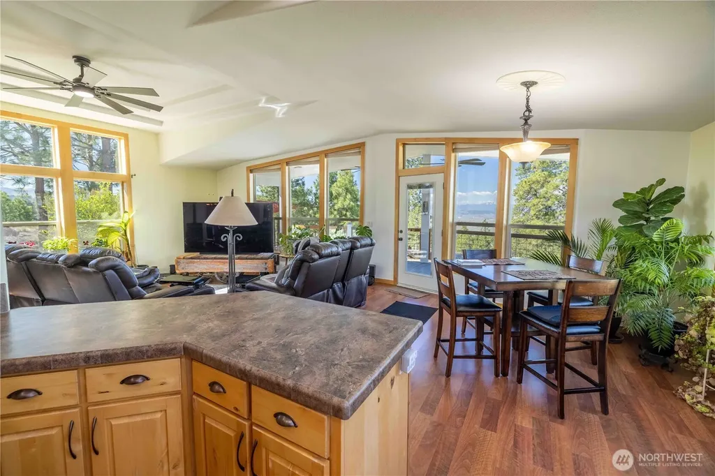 23 Razor Road Tonasket WA 98855