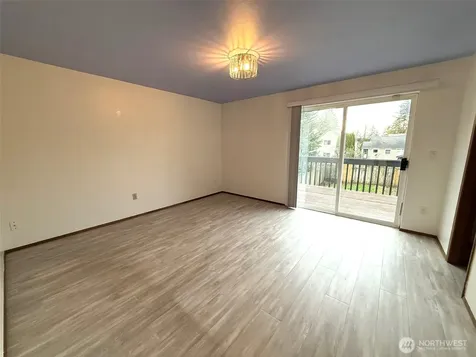 12043 Bartlett Avenue NE Seattle WA 98125