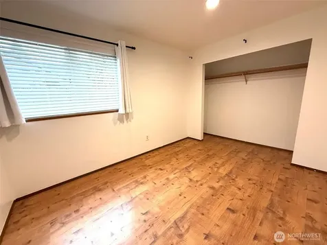 12043 Bartlett Avenue NE Seattle WA 98125