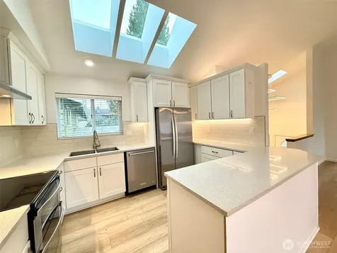 12043 Bartlett Avenue NE Seattle WA 98125