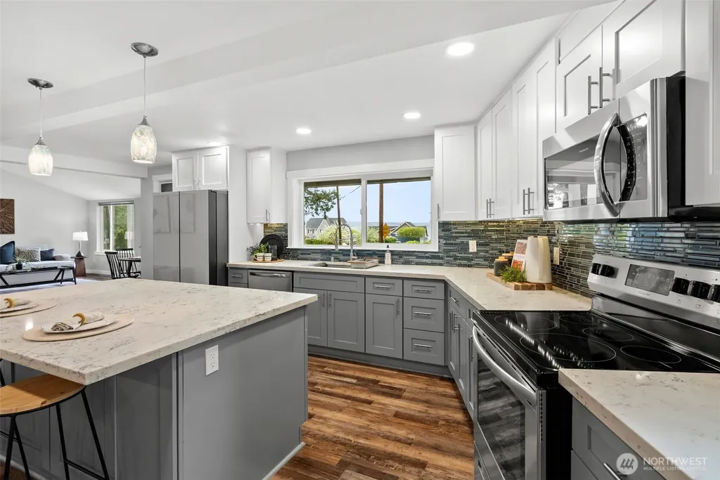 3021 Marine Drive Bremerton WA 98312