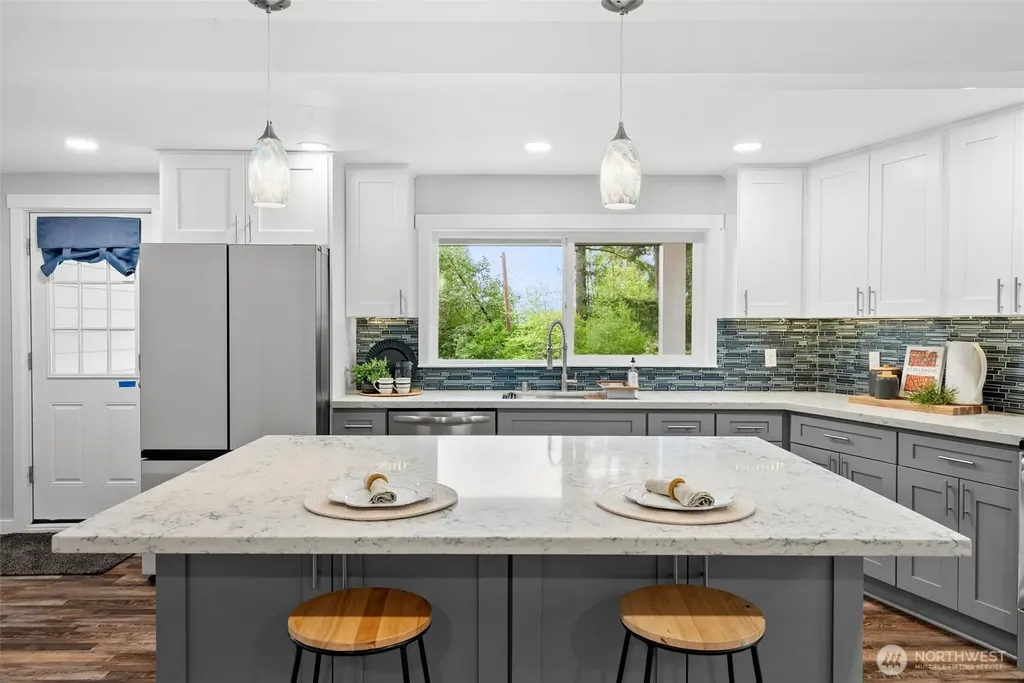 3021 Marine Drive Bremerton WA 98312