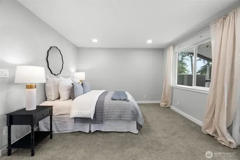 3021 Marine Drive Bremerton WA 98312