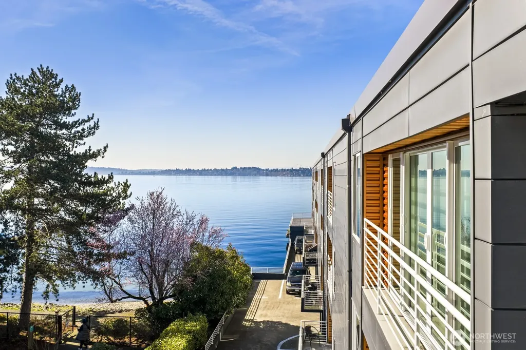733 Lake Street S Kirkland WA 98033