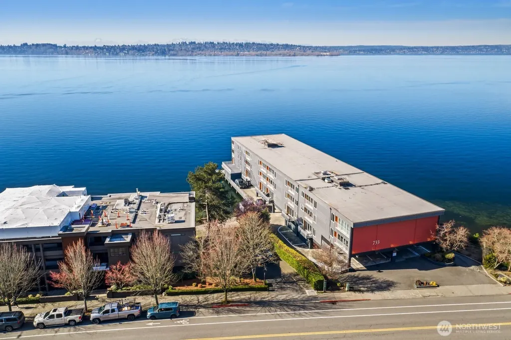 733 Lake Street S Kirkland WA 98033