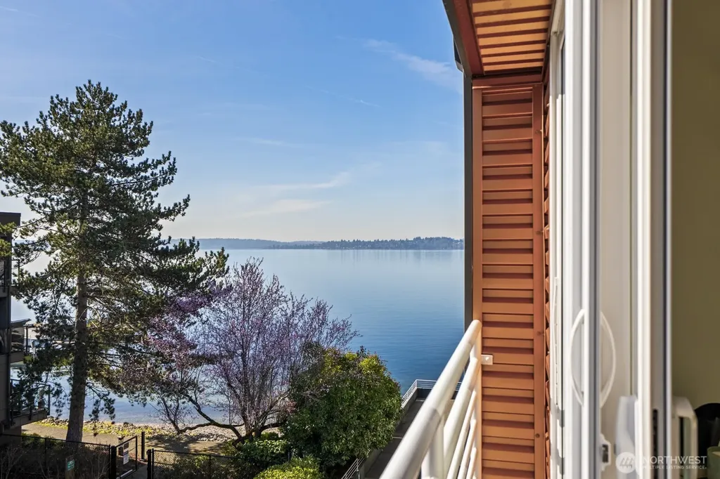 733 Lake Street S Kirkland WA 98033