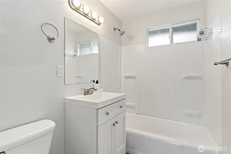 30657 1st Place SW Federal Way WA 98023