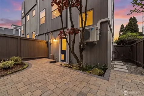 2364 Fairview Avenue E Seattle WA 98102