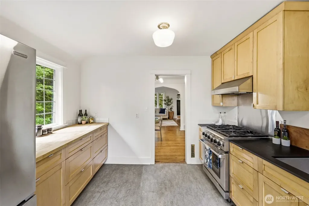 421 N 40th Street Seattle WA 98103