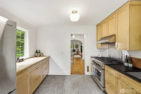 421 N 40th Street Seattle WA 98103