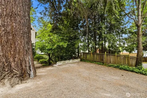 421 N 40th Street Seattle WA 98103