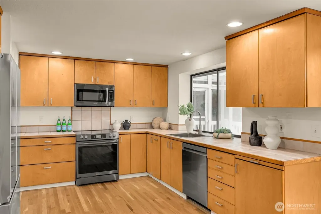 19442 NE 166th Place Woodinville WA 98077