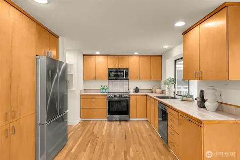 19442 NE 166th Place Woodinville WA 98077