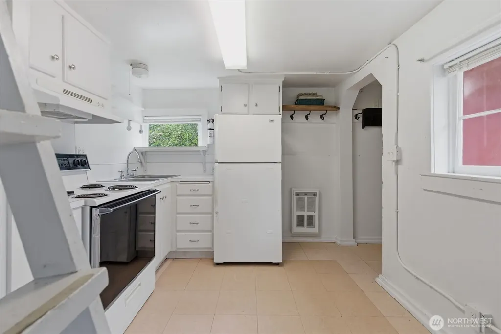 6557 Cultus Bay Road Clinton WA 98236
