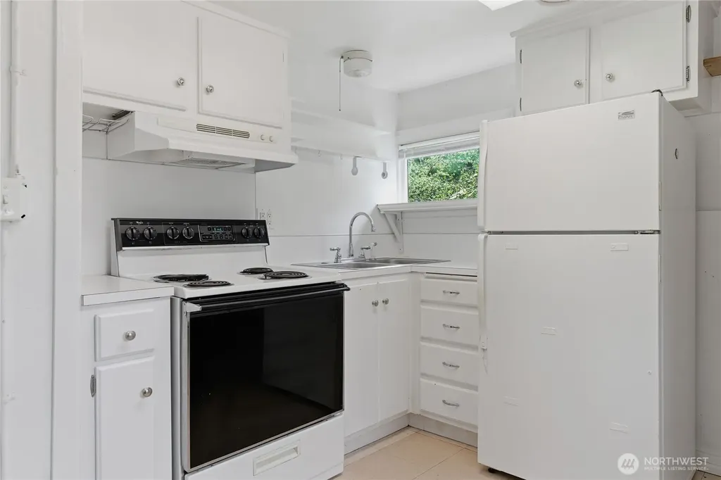 6557 Cultus Bay Road Clinton WA 98236